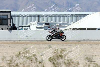 media/Oct-05-2025-CVMA (Sun) [[beeef4f201]]/Race 10-Formula Lightweight Twins Shootout/